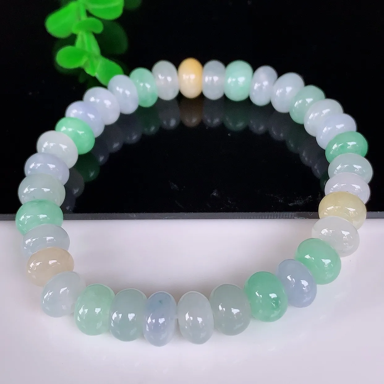 自然光实拍，冰润冰糯种多彩算盘珠翡翠手串手链，种老水足，冰清玉润  颜色漂亮  #46.10取一尺寸8.5*5.5mm