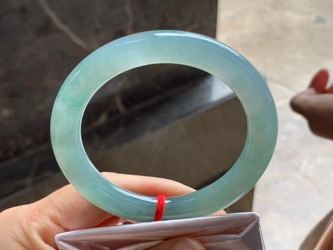 尺寸57.1/10.1，冰圆条手镯
水润细腻