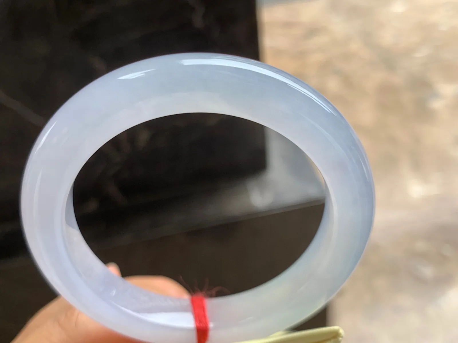 56.5-10.5-10mm
冰紫手镯 水润冰透 胶感满满 纯净无暇