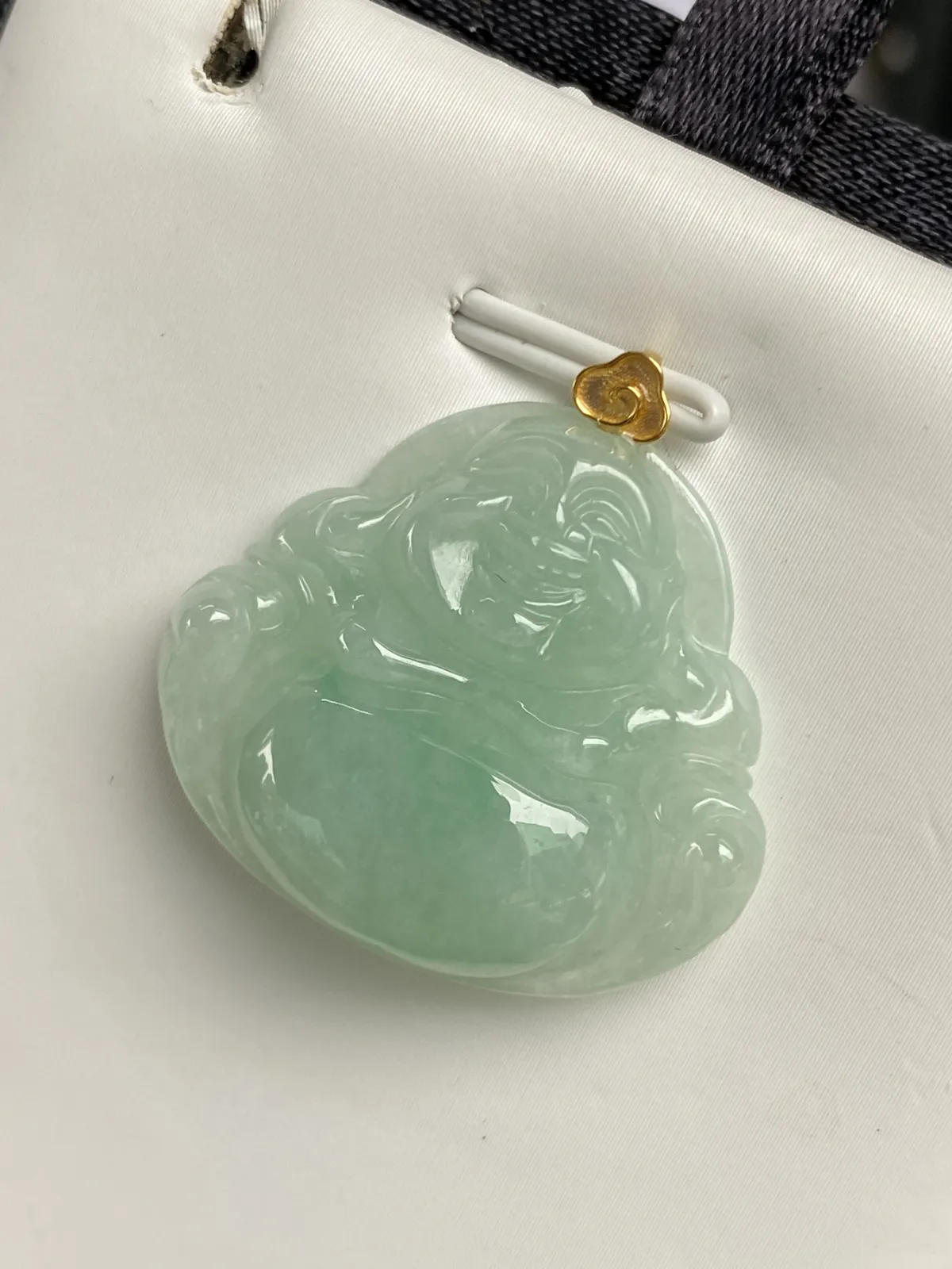 推荐【果绿佛公】无纹裂，水润，亲和开脸，笑容可掬，水水润润，品相佳，护佑佳品，超值哦～～28.9*28*5.5