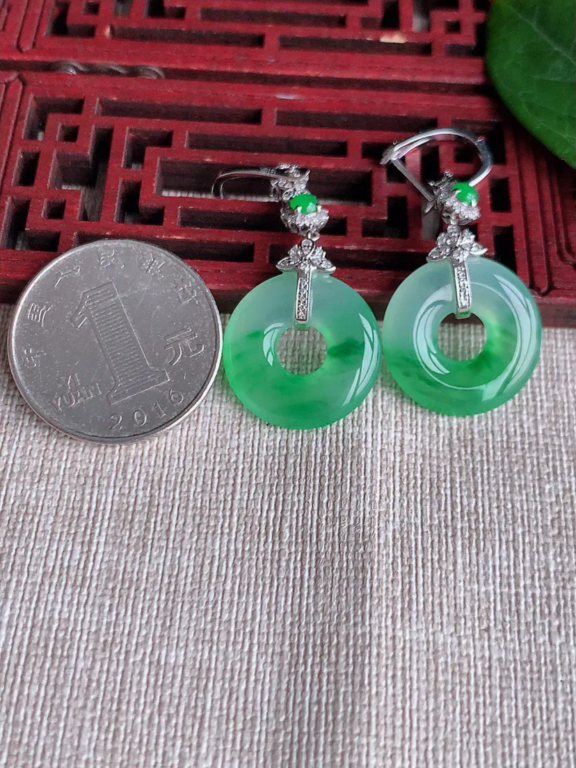 缅甸a货翡翠ddj老坑高冰种18K金镶嵌飘绿平安环耳坠 整体18.6×3.6mm 8.50