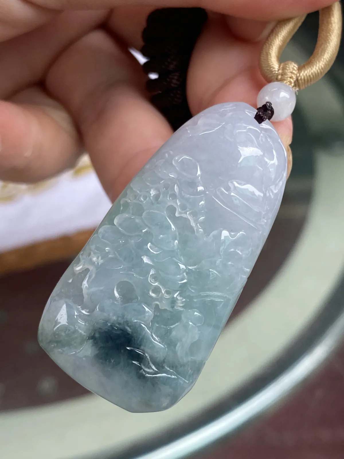 推荐【双彩山水】无纹裂，水润，粉粉的天空寓意着天晴美好，蓝绿花处纹理似雪景中冰雪覆盖初融，似水流动，品相佳，厚装，超值哦～～