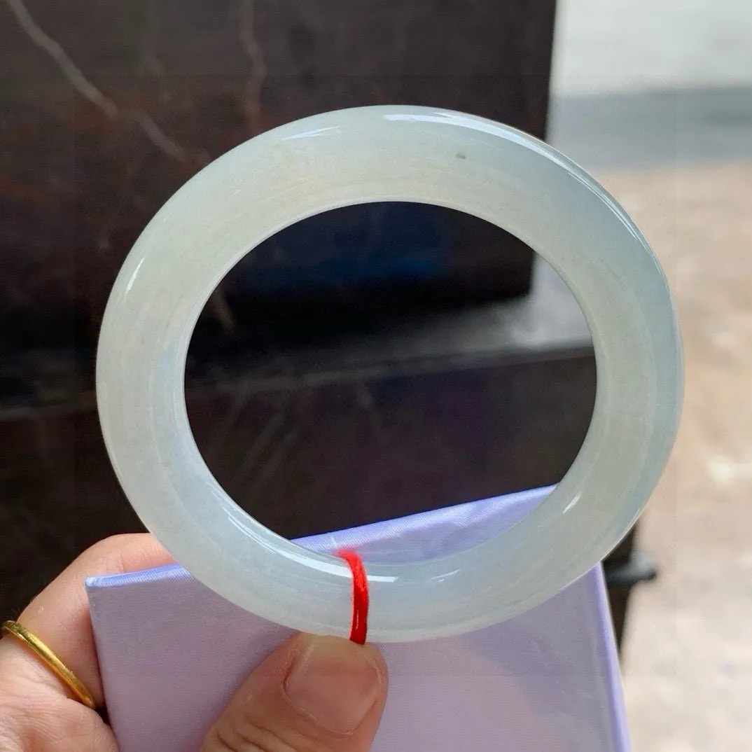 尺寸56.6/11.5，冰种圆条手镯 
 水润细腻 老种老色