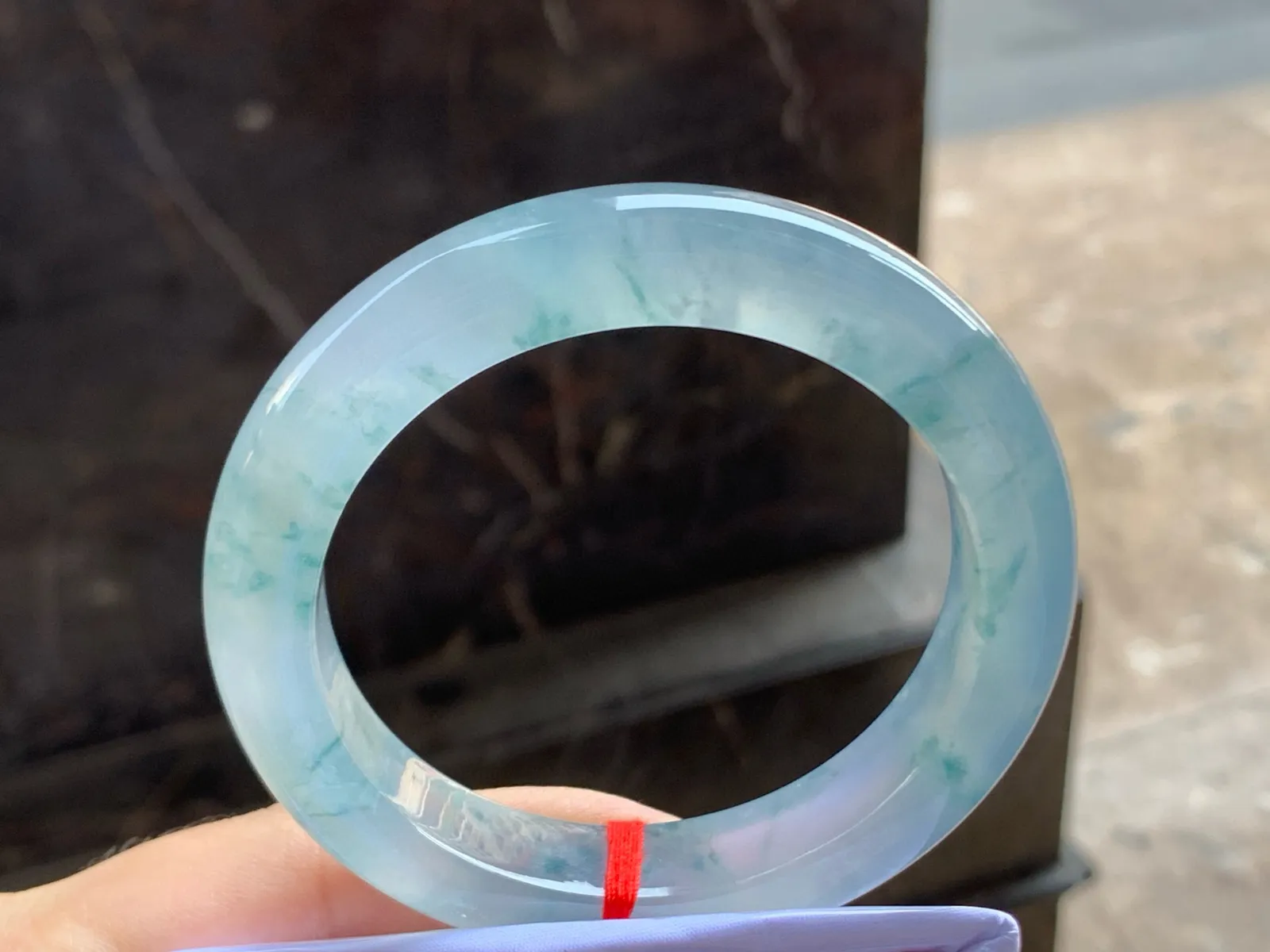 尺寸56.1/11.8/9.7，冰飘花手镯
水润细腻 起光  清新甜美