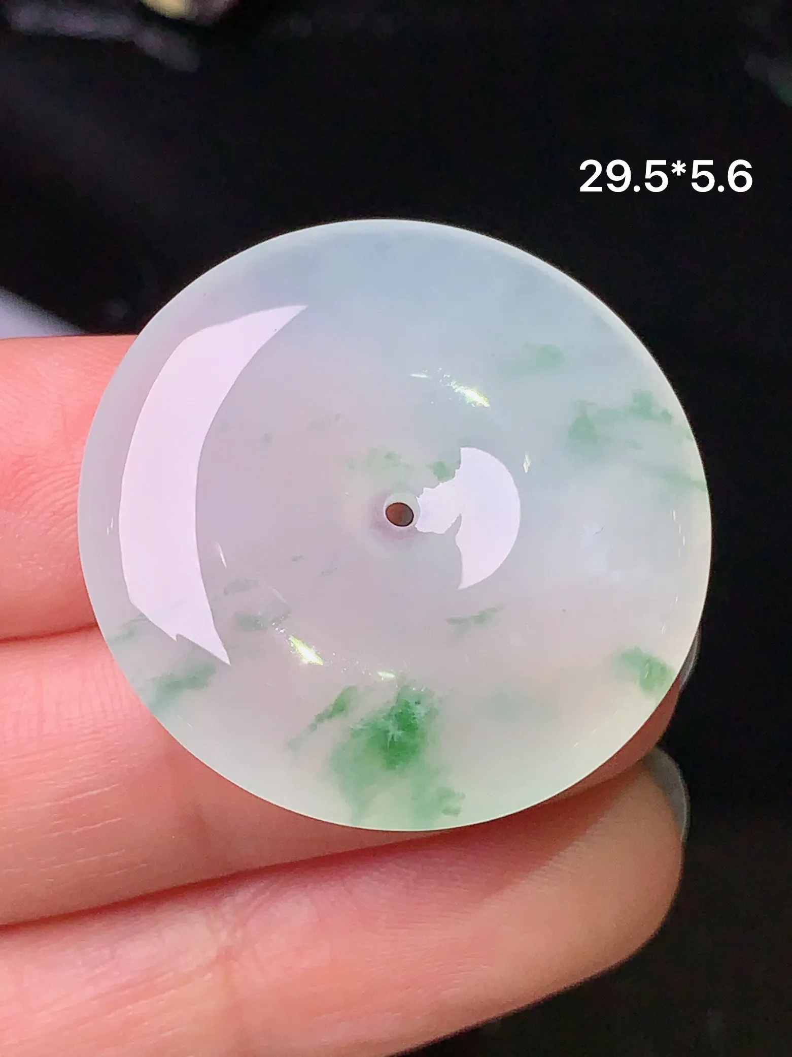 冰种飘绿平安扣吊坠 玉质细腻 色泽清新艳丽 整体尺寸29.5*5.6