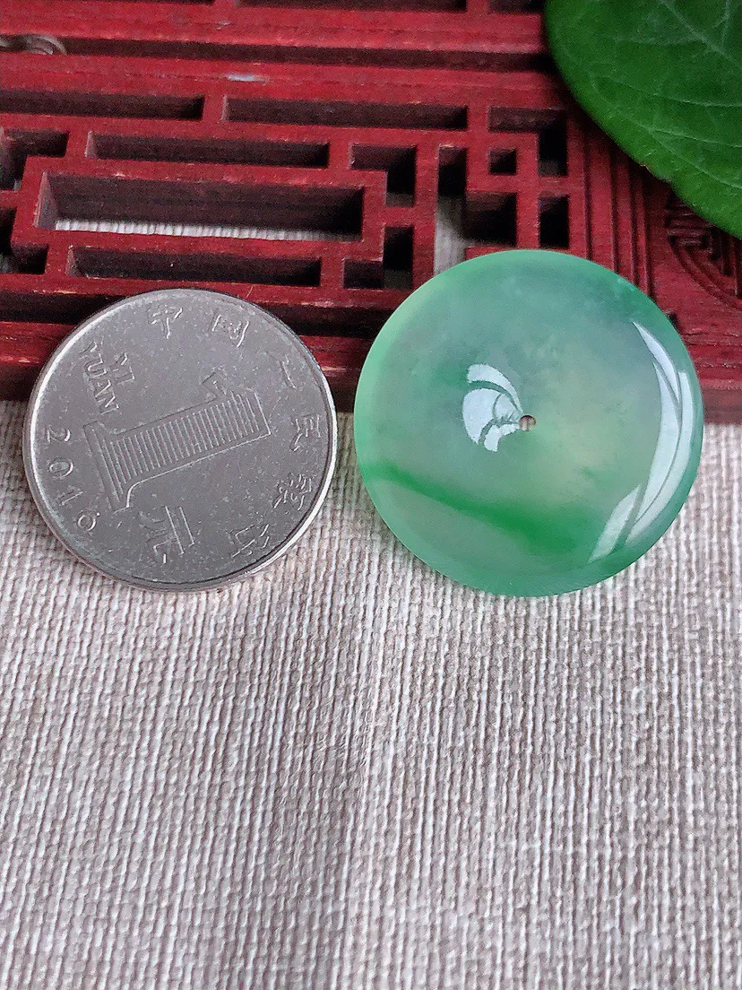 缅甸a货翡翠ddj老坑冰种飘绿平安扣吊坠 整体27.4×4.8mm 8.08