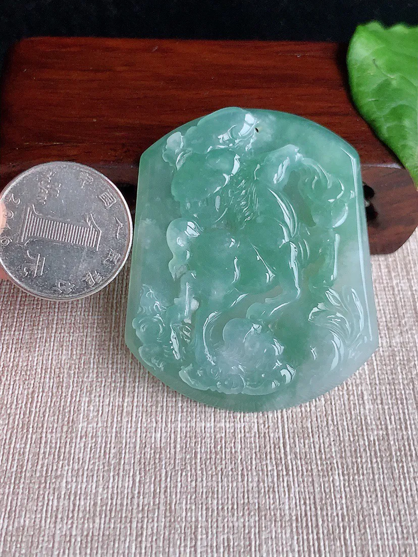 缅甸a货翡翠ddj老坑冰种晴底生肖马吊坠 整体52.7×45.2×5.6mm 28.72