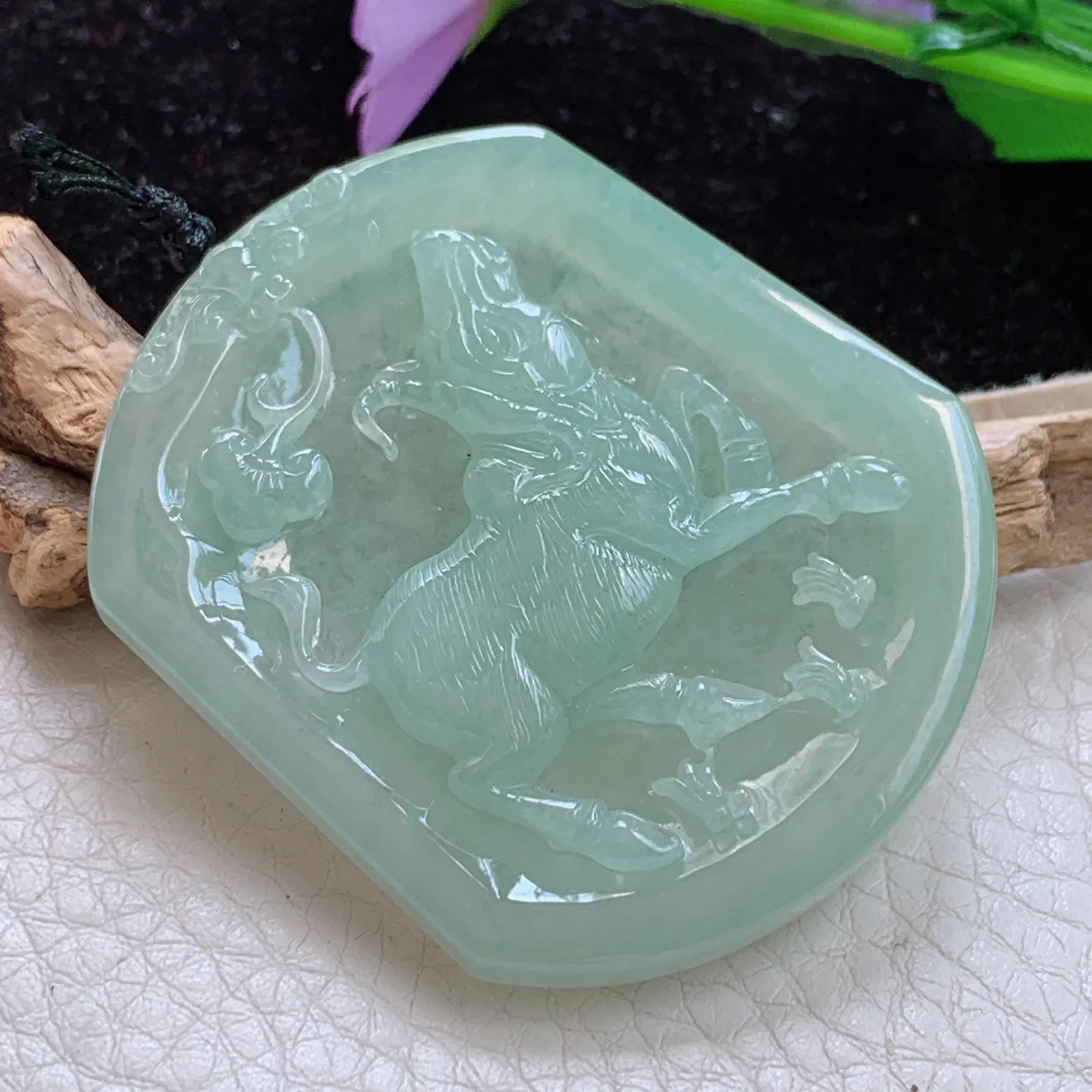 kjt实拍50.8*43*6.5缅甸A货翡翠具美立体生肖牛 扭转乾坤玉吊坠 玉挂件
