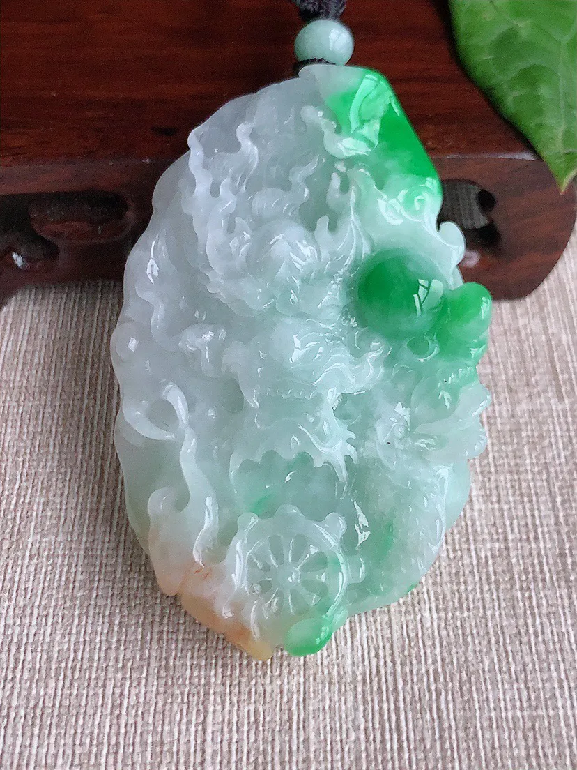 缅甸a货翡翠ddj老坑冰润黄加绿双彩龙牌吊坠  整体64×41×11.2mm 51.27