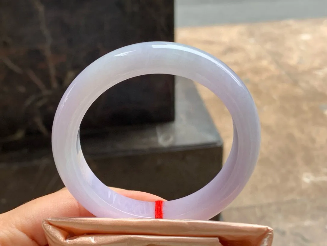 尺寸54.1/11.8/8.5，淡紫罗兰手镯
冰透水润细腻