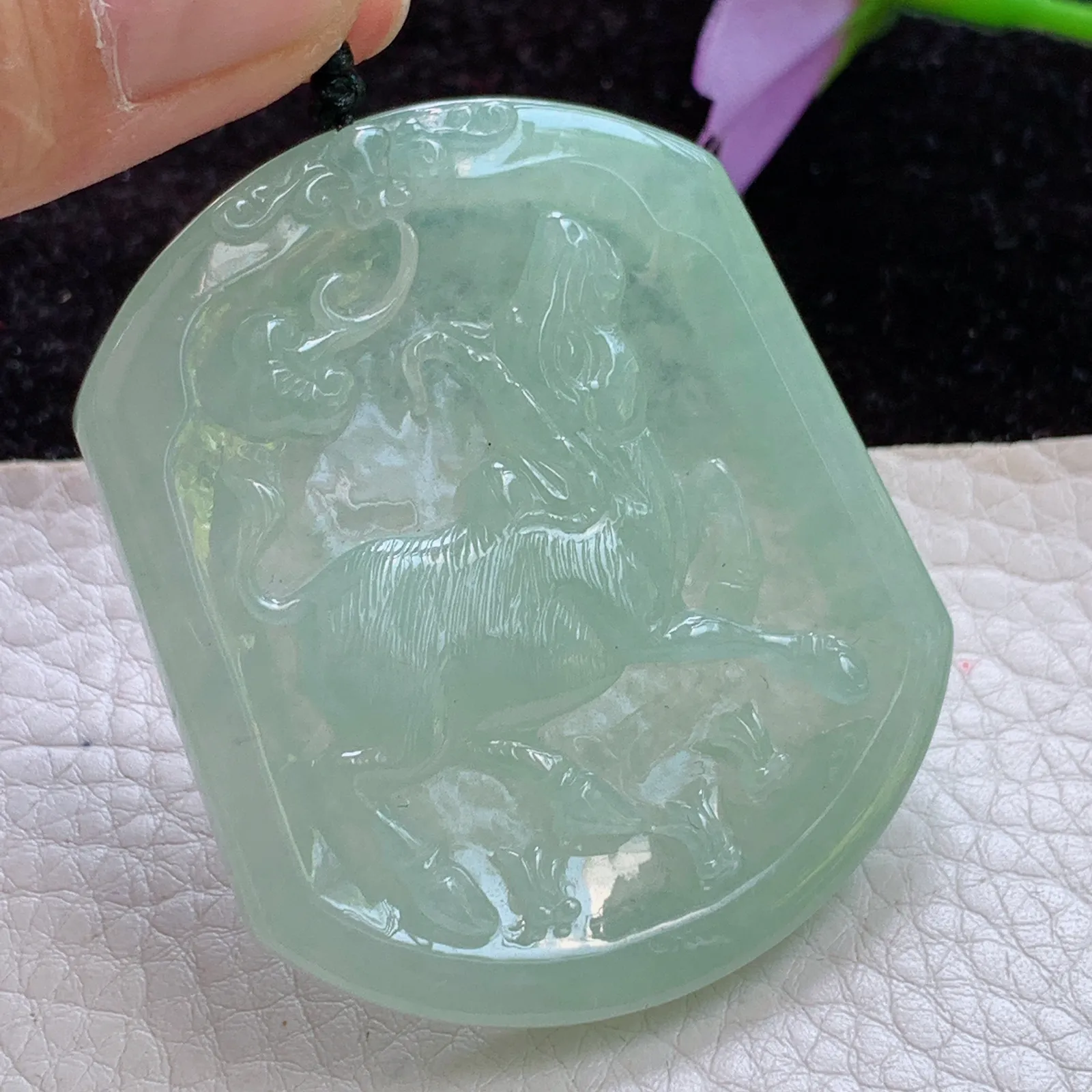 kjt实拍50.8*43*6.5缅甸A货翡翠具美立体生肖牛 扭转乾坤玉吊坠 玉挂件