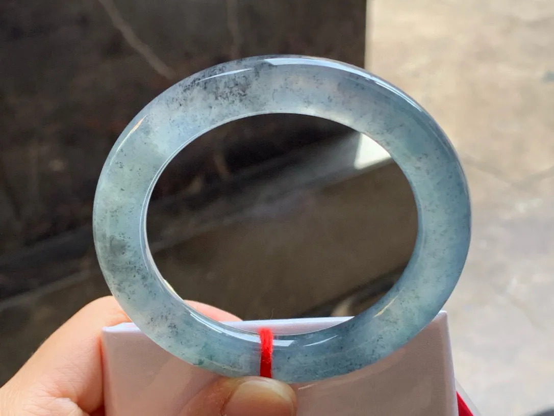 尺寸56.6/11.5，冰种圆条手镯 
 水润细腻 老种老色
