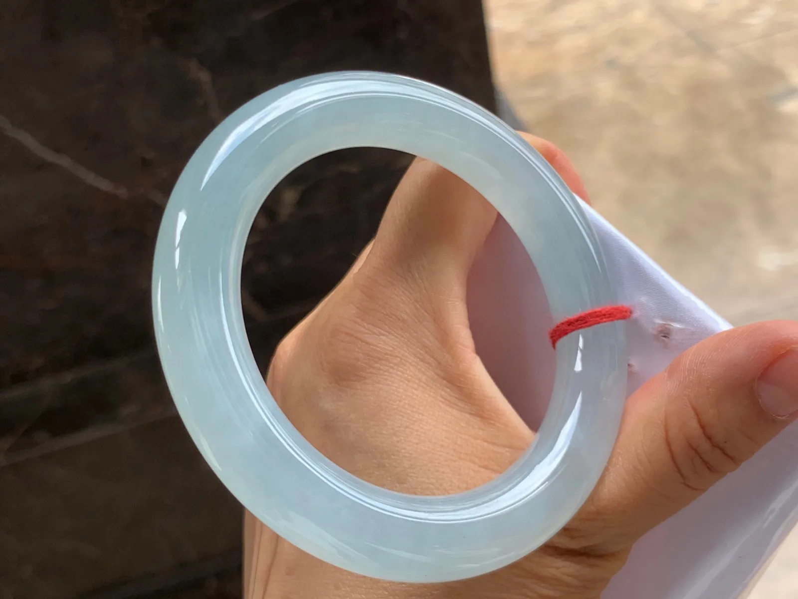 58.5-12mm
冰种淡晴底圆条手镯 水润冰透 葡萄肉质地 条形优秀