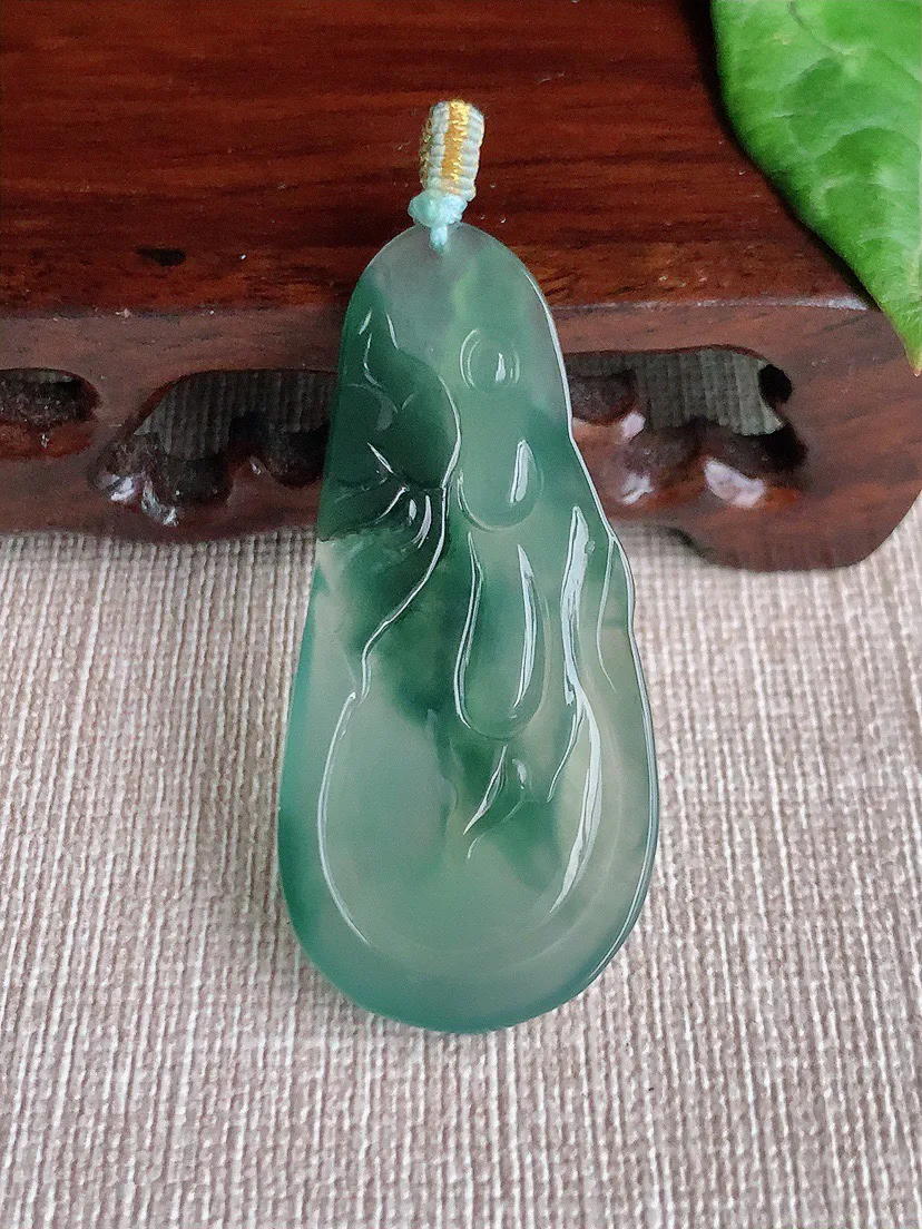 缅甸a货翡翠ddj老坑冰种飘花大势至菩萨吊坠 整体47×22×4mm 8.40