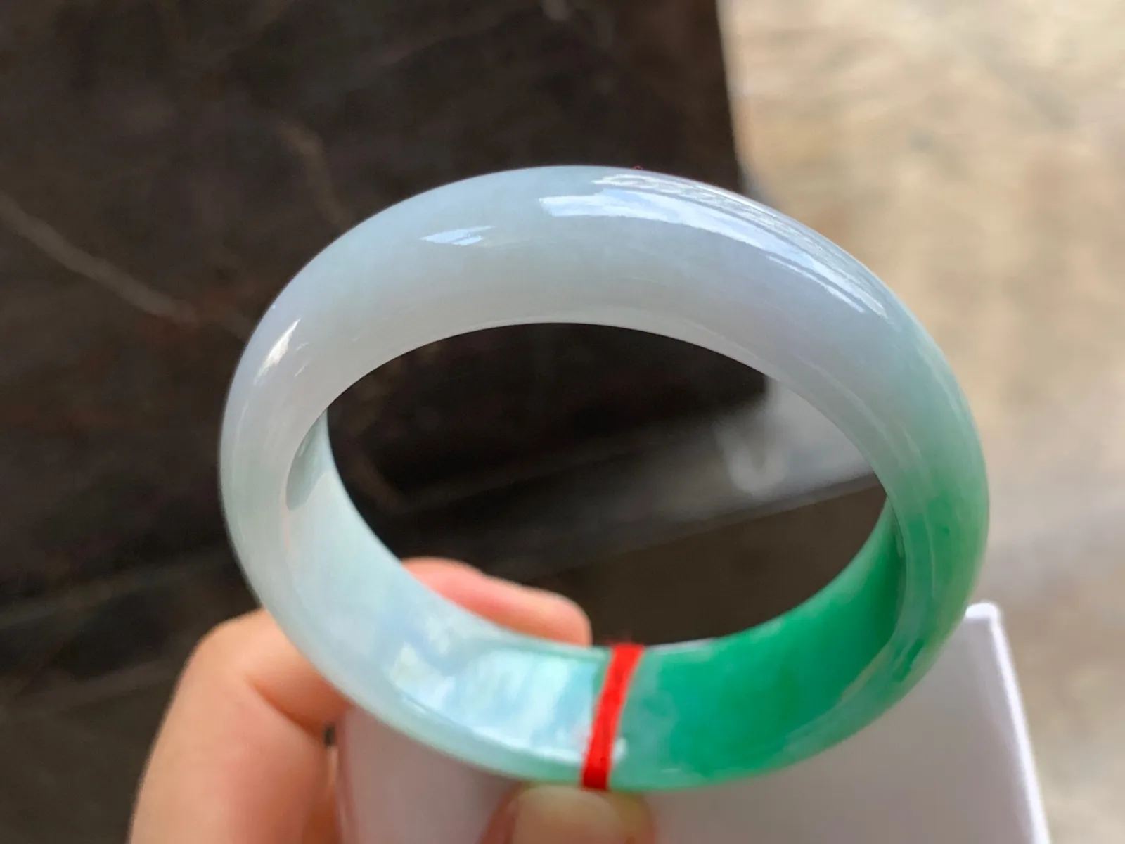 55-17.5-8mm
带色手镯 底子细腻干净 颜色浓郁 宽版轮胎条形