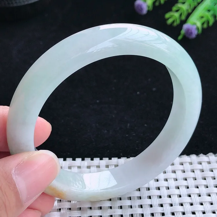 自然光57.6圈口老坑精美温润双彩黄翡手镯翡翠玉镯尺寸57.6/12.1/8.5
