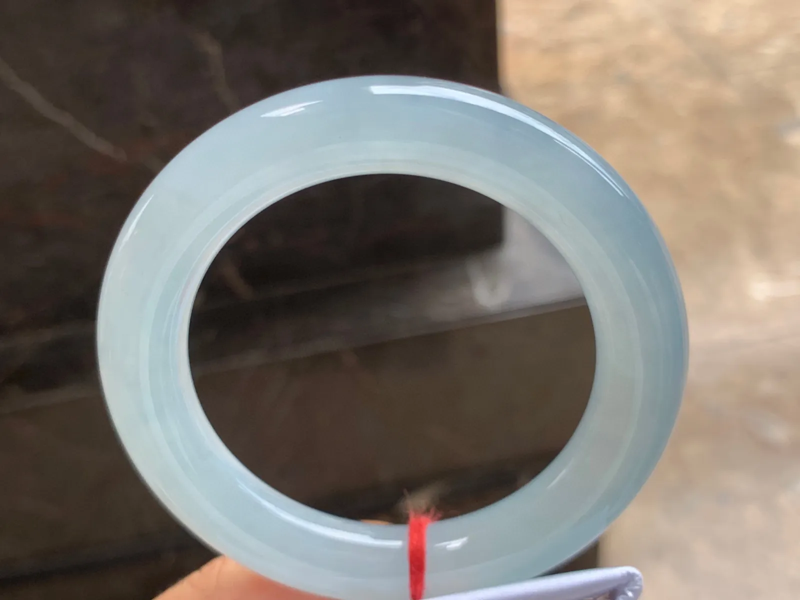 58.5-12mm
冰种淡晴底圆条手镯 水润冰透 葡萄肉质地 条形优秀