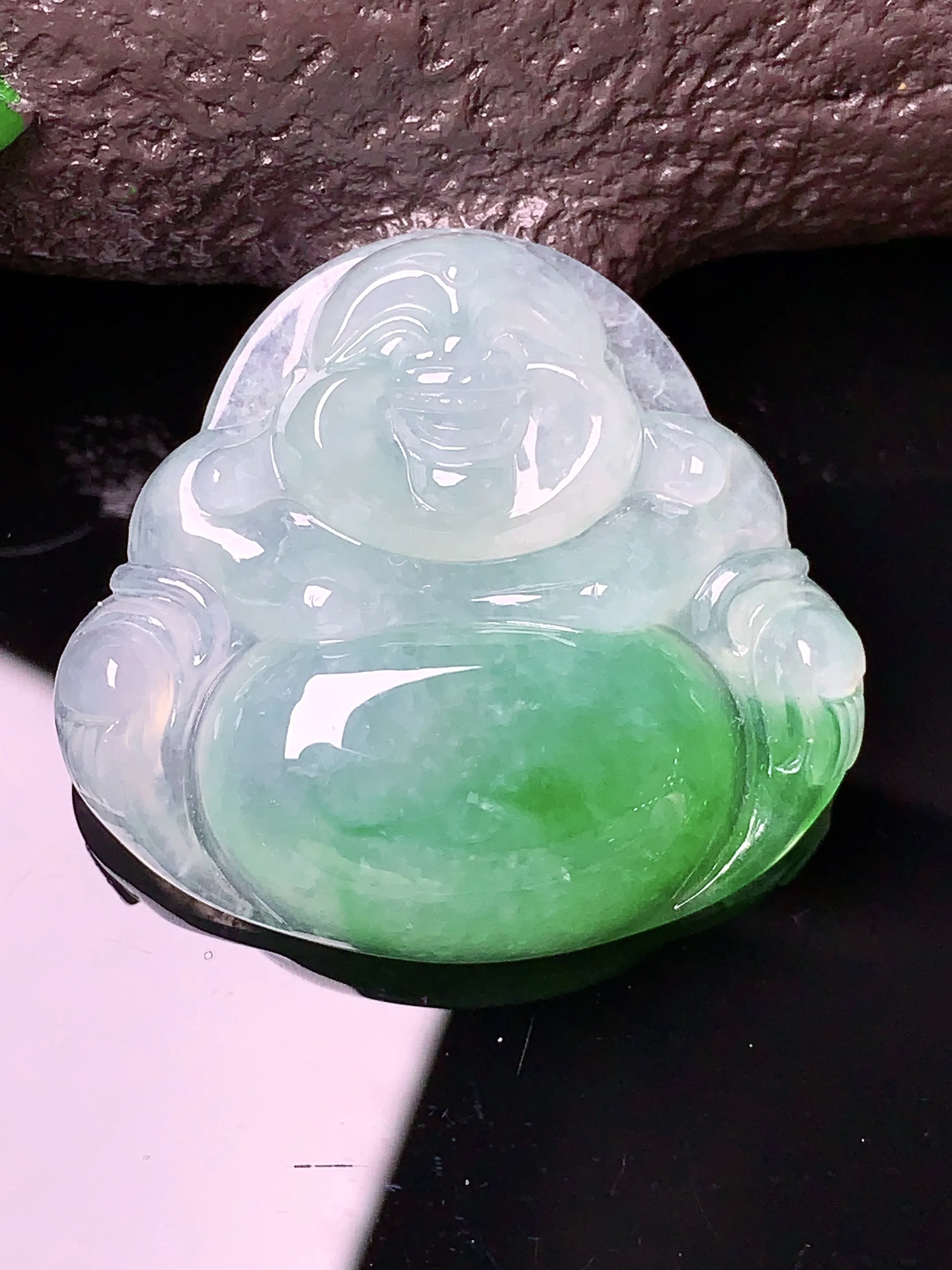 冰种飘绿佛公吊坠 玉质细腻 色泽清新艳丽 整体尺寸30*32.6*6.8