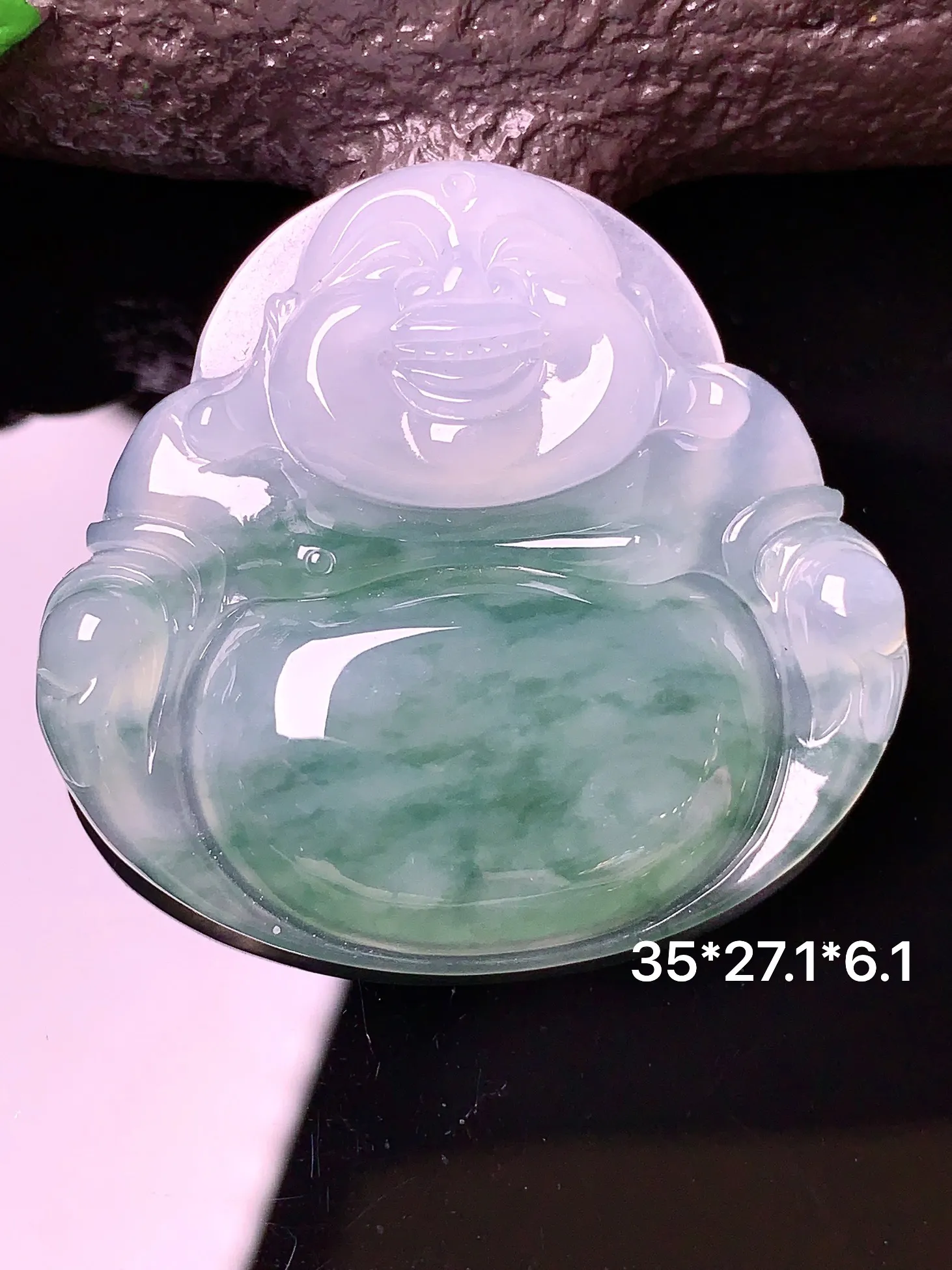 飘绿佛公吊坠 玉质细腻 色泽清新艳丽 整体尺寸35*27.1*6.1