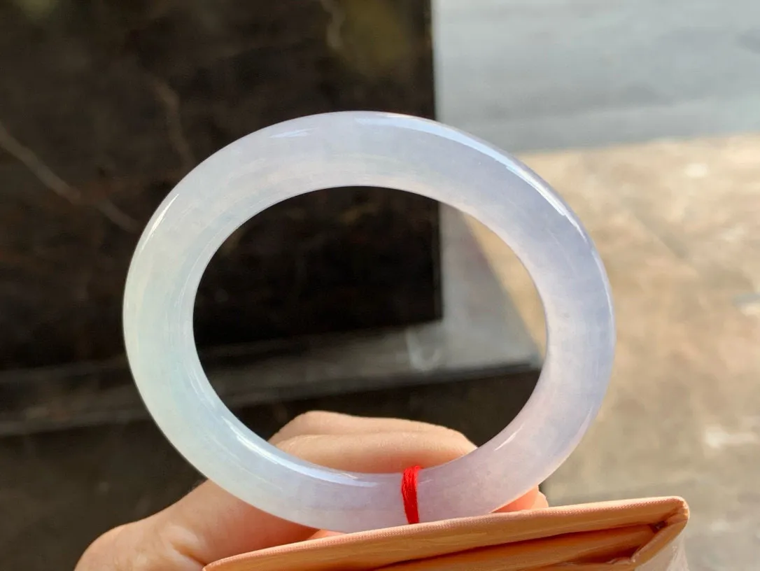 尺寸54.2/10， 冰种圆条手镯
水润细腻，冰透