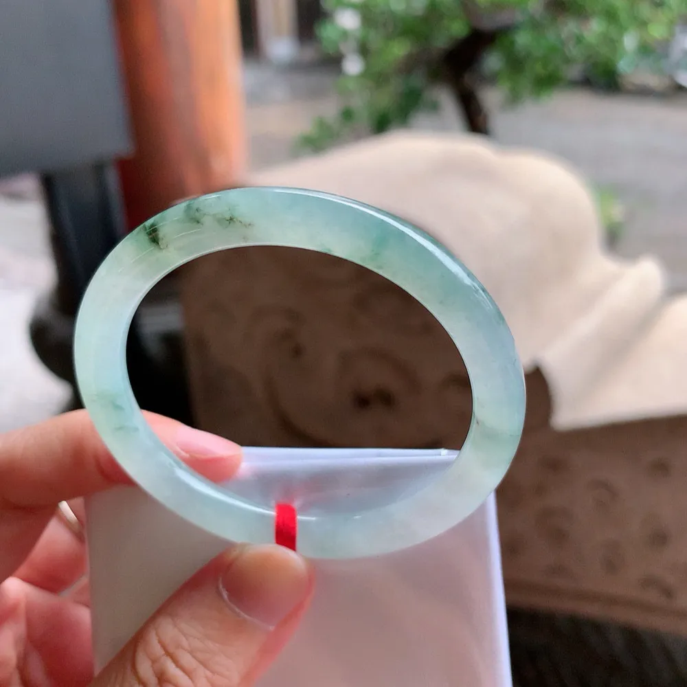 圆条高冰飘花 无瑕 尺寸:51.1/6.9 花美 种水好🥰🥰