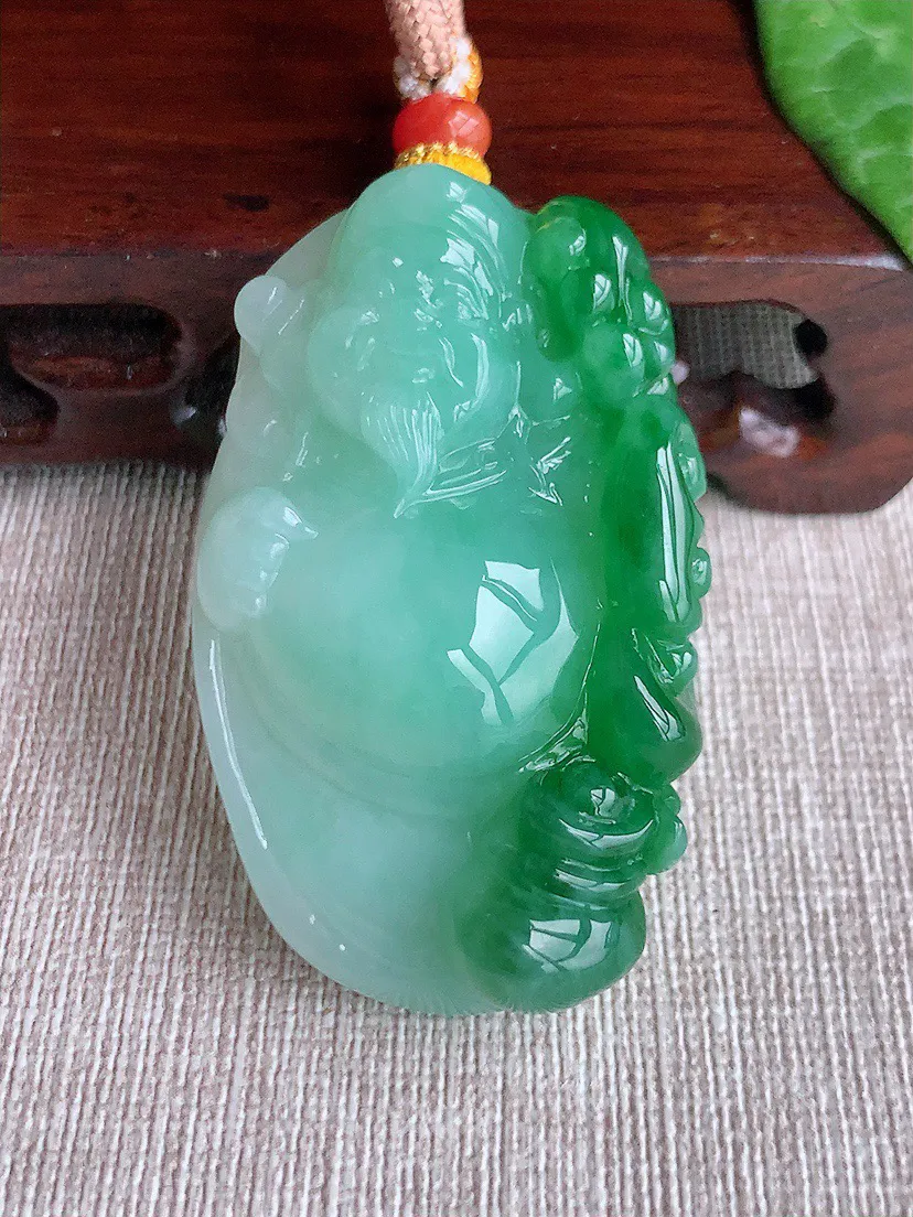 缅甸a货翡翠ddj老坑冰种飘绿财神爷吊坠 整体51.6×31.2×12.6mm 45.26
