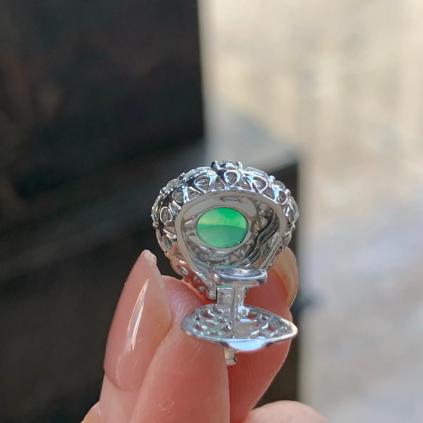 冰种阳绿葫芦
真金镶嵌 精致