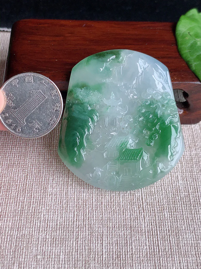 缅甸a货翡翠ddj老坑冰种飘花意境山水牌吊坠  整体53.8×48.3×6.5mm 35.32