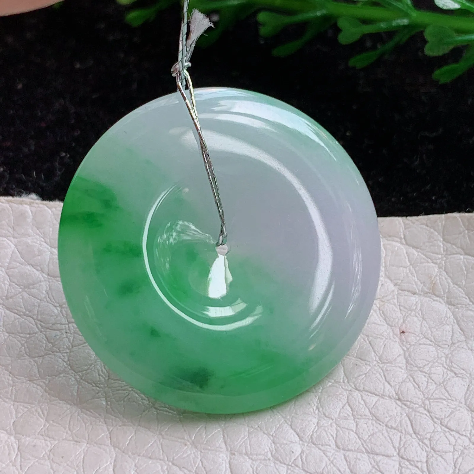 xqa实拍31.2*4.5缅甸A货翡翠平安扣吊坠飘绿时尚玉坠怀古精美