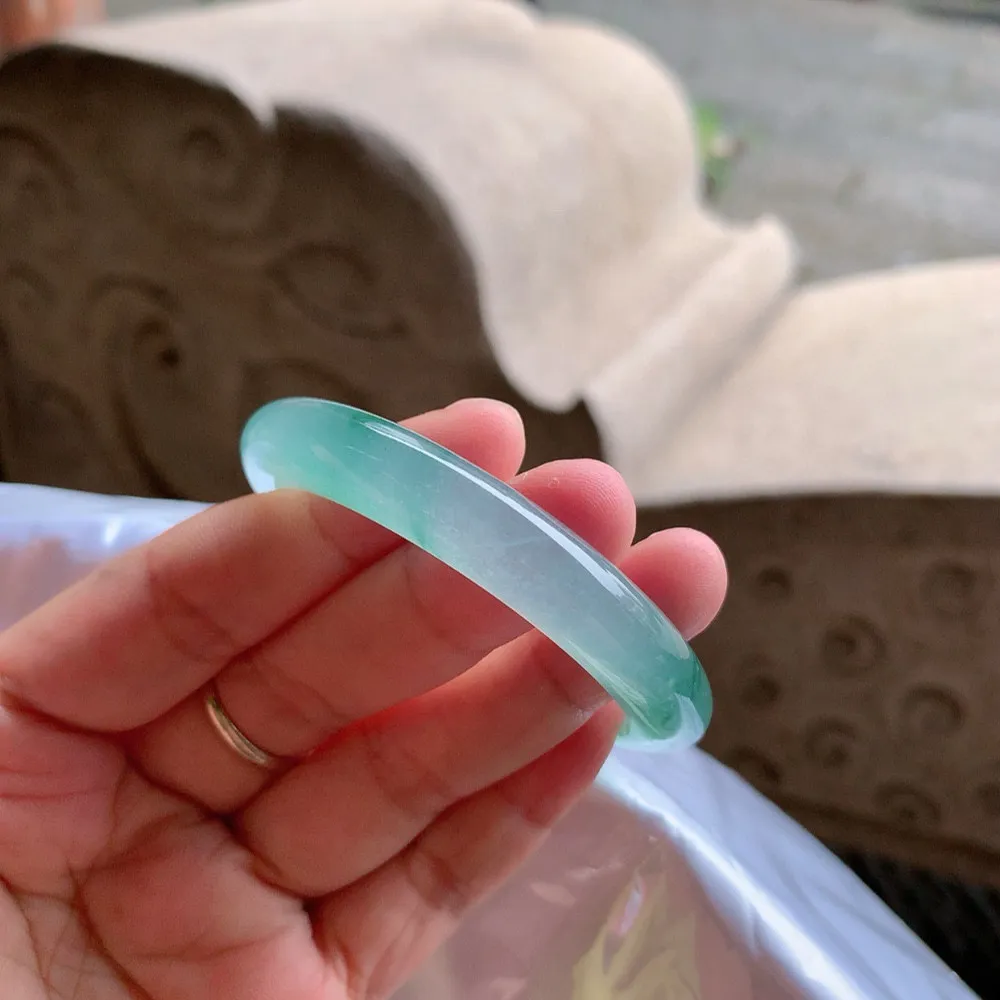 正圈冰玻飘花 一丝小冰丝 不影响 尺寸:50.7/9.5/8.1 荧光闪闪️️