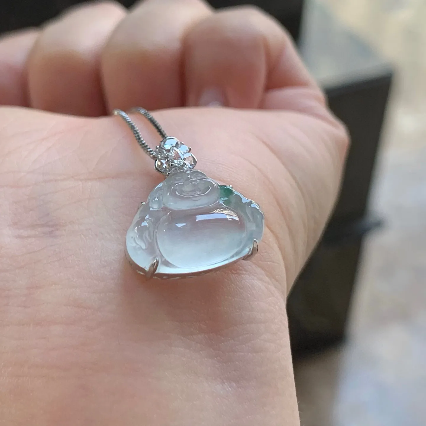 冰种飘花坐佛
真金镶嵌 精致