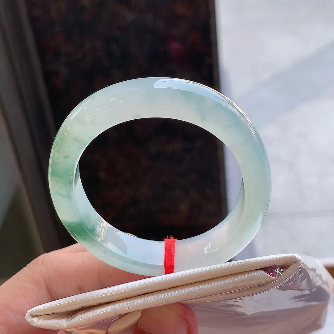 贵妃高冰飘花 无瑕 尺寸:51.6/11/7.2 花美 种水好