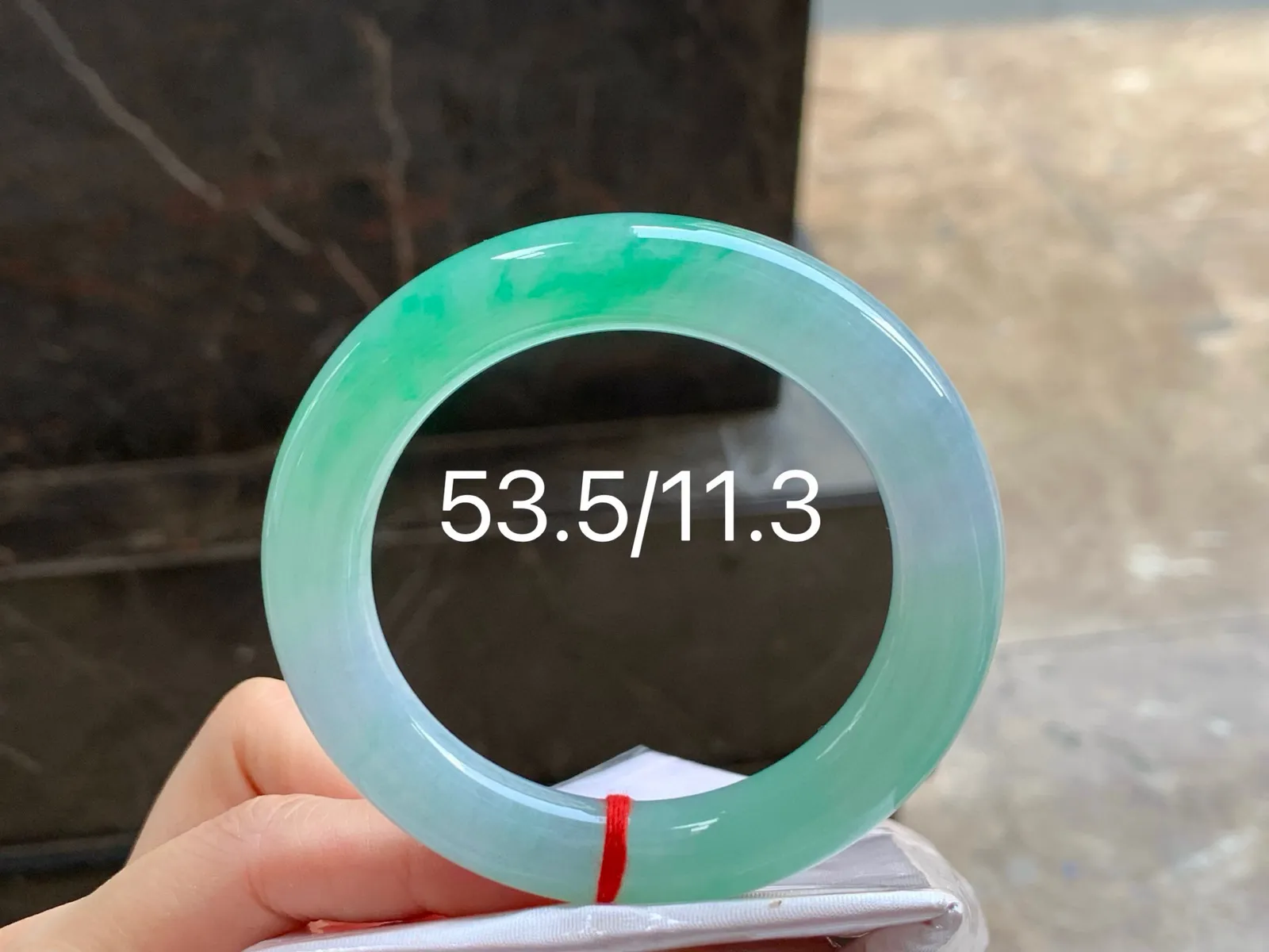 阳绿福镯
水润 53.5/11.3mm