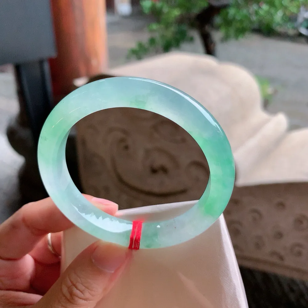 正圈冰玻阳绿 无瑕 尺寸:56.3/9.8/8.1 种色俱佳 高品质🥰🥰