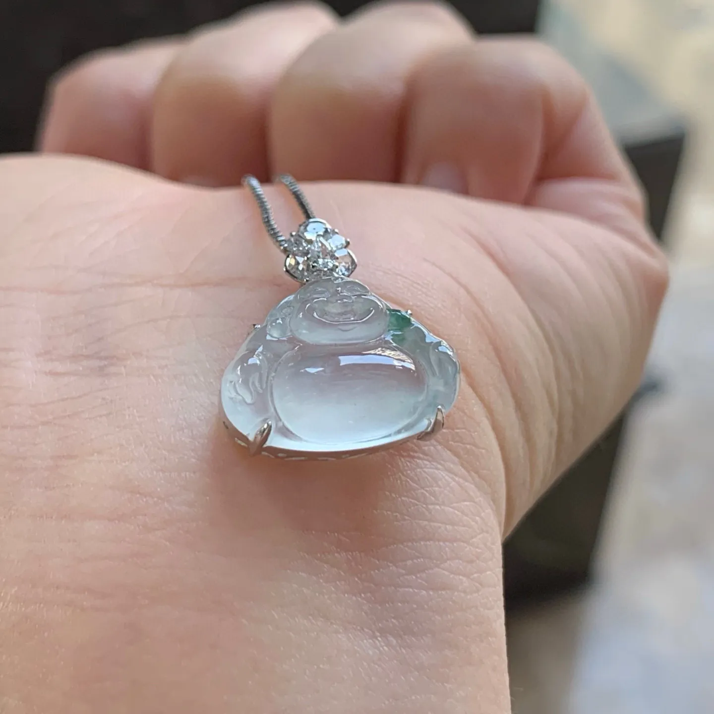 冰种飘花坐佛
真金镶嵌 精致