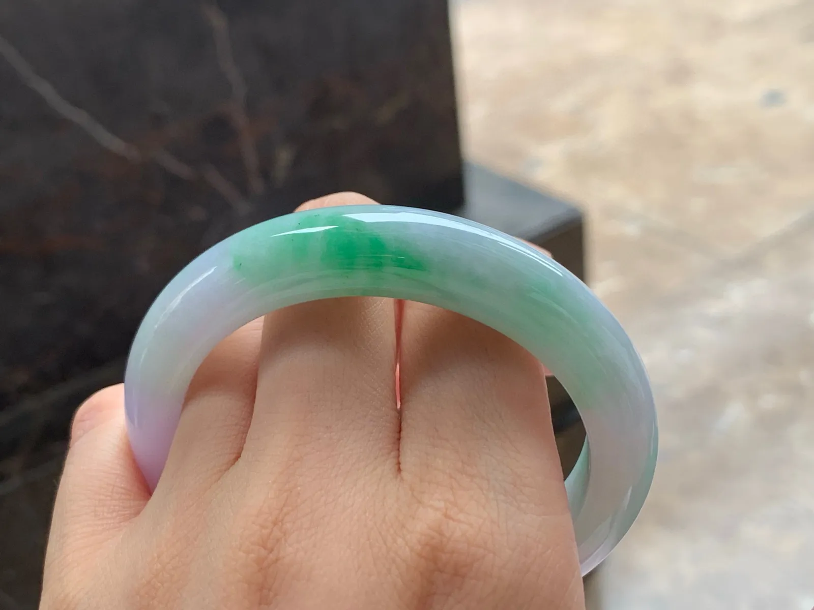 春彩手镯
干净清爽 57/12.1/9.5mm