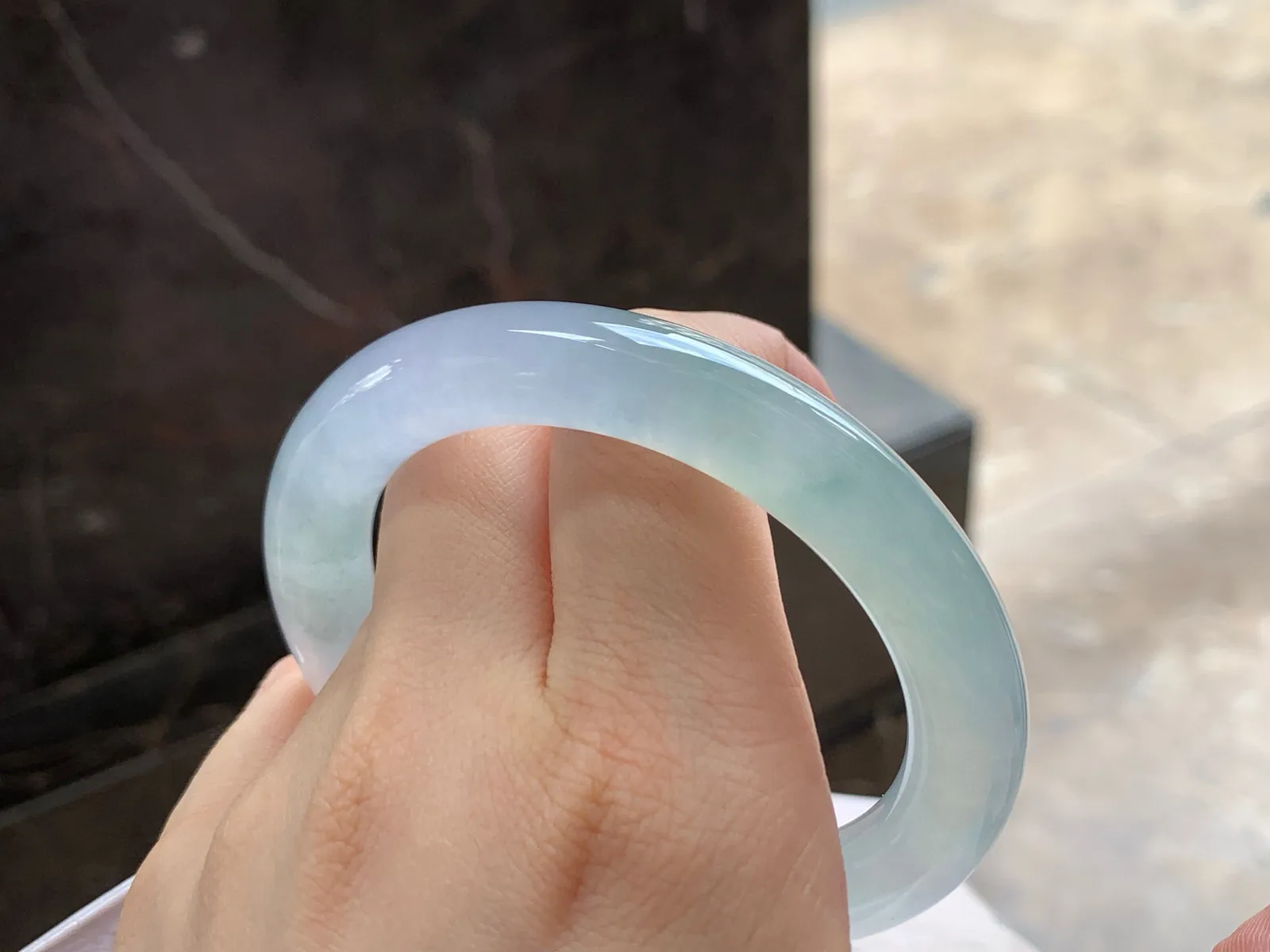 福镯
底色亮丽 57/10.4/10.6mm