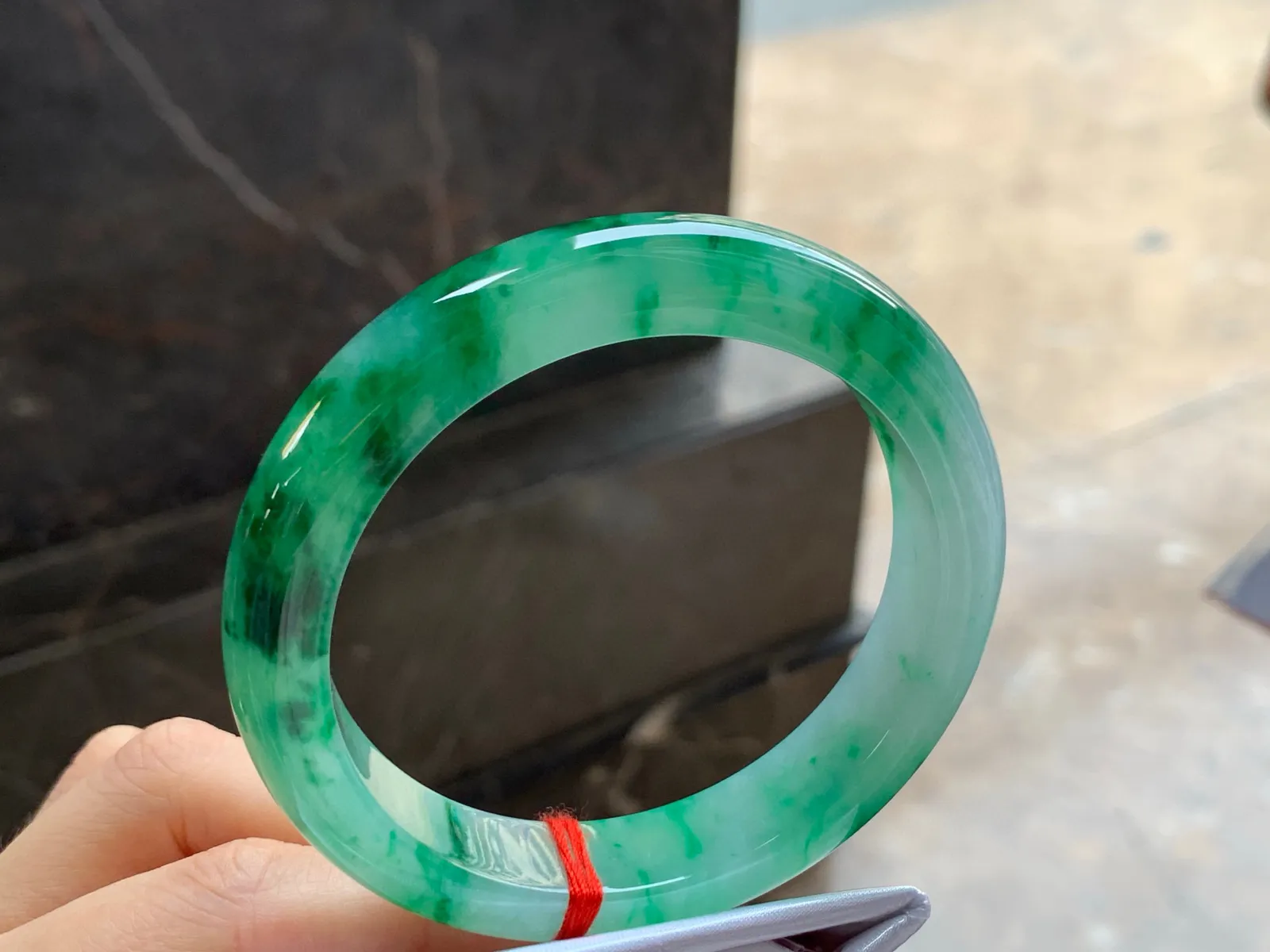 冰辣绿手镯
水润57.8/12.6/8.9mm