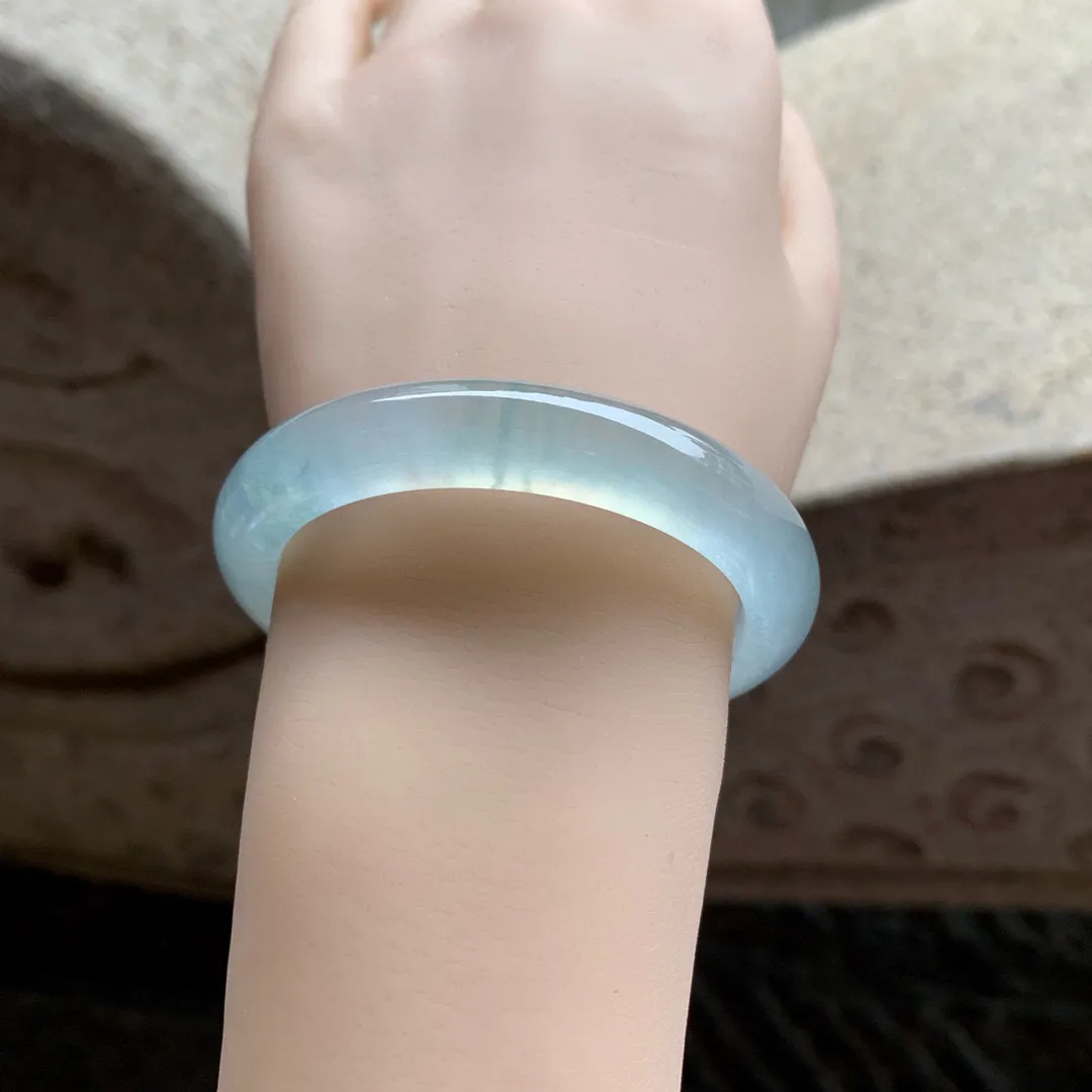 正圈玻璃种 无瑕 尺寸:51.3/10.1/8.2 种水好 起刚光