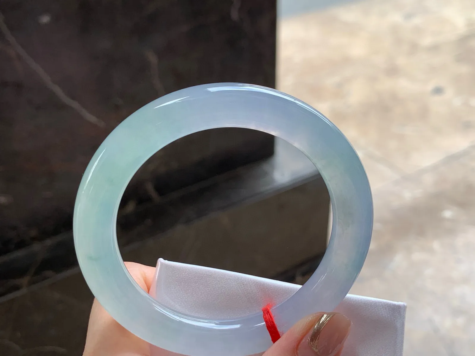 福镯
底色亮丽 57/10.4/10.6mm