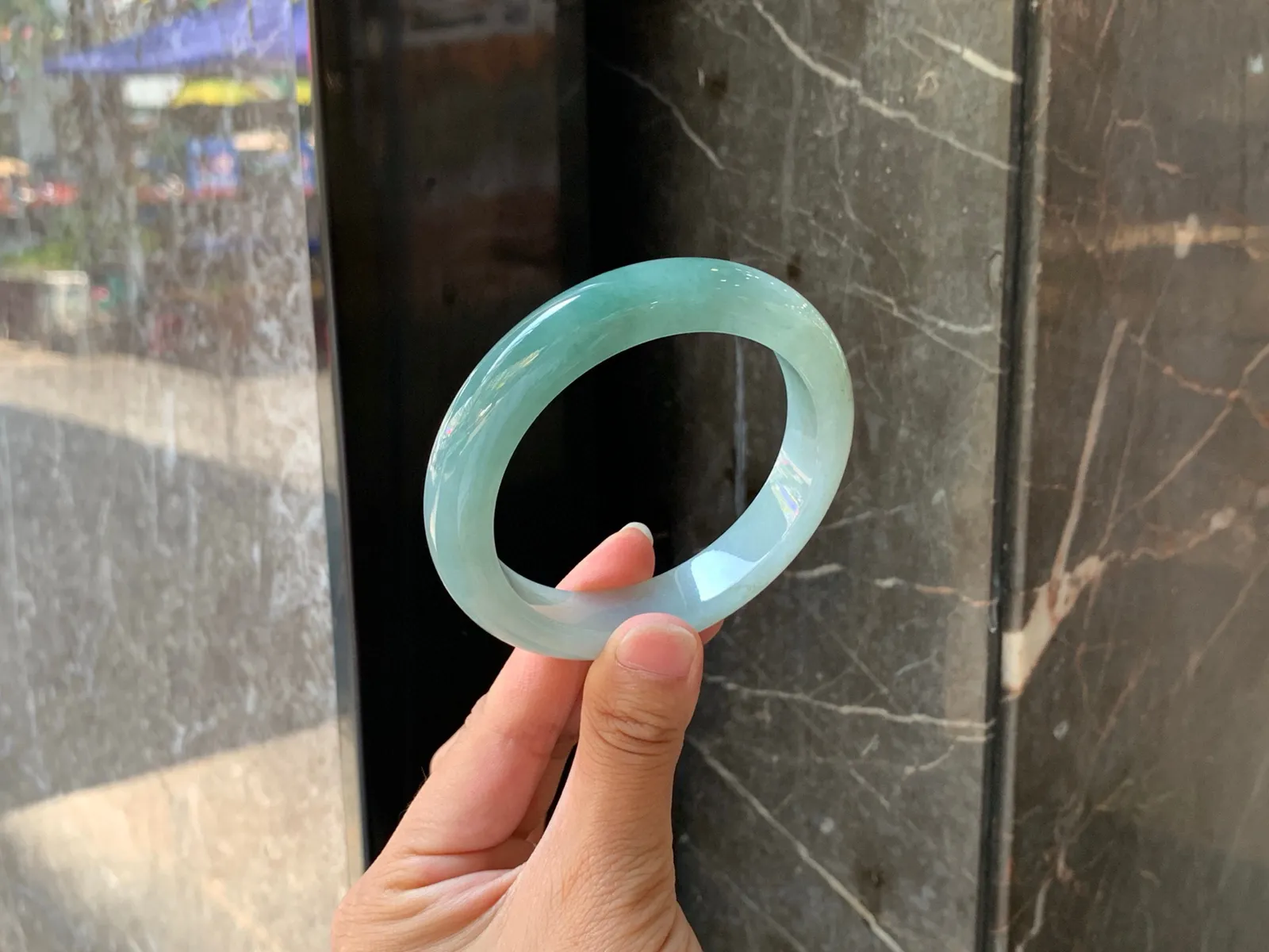 ｜57圈口
半山水翡翠手镯，底子细腻，素雅清新，