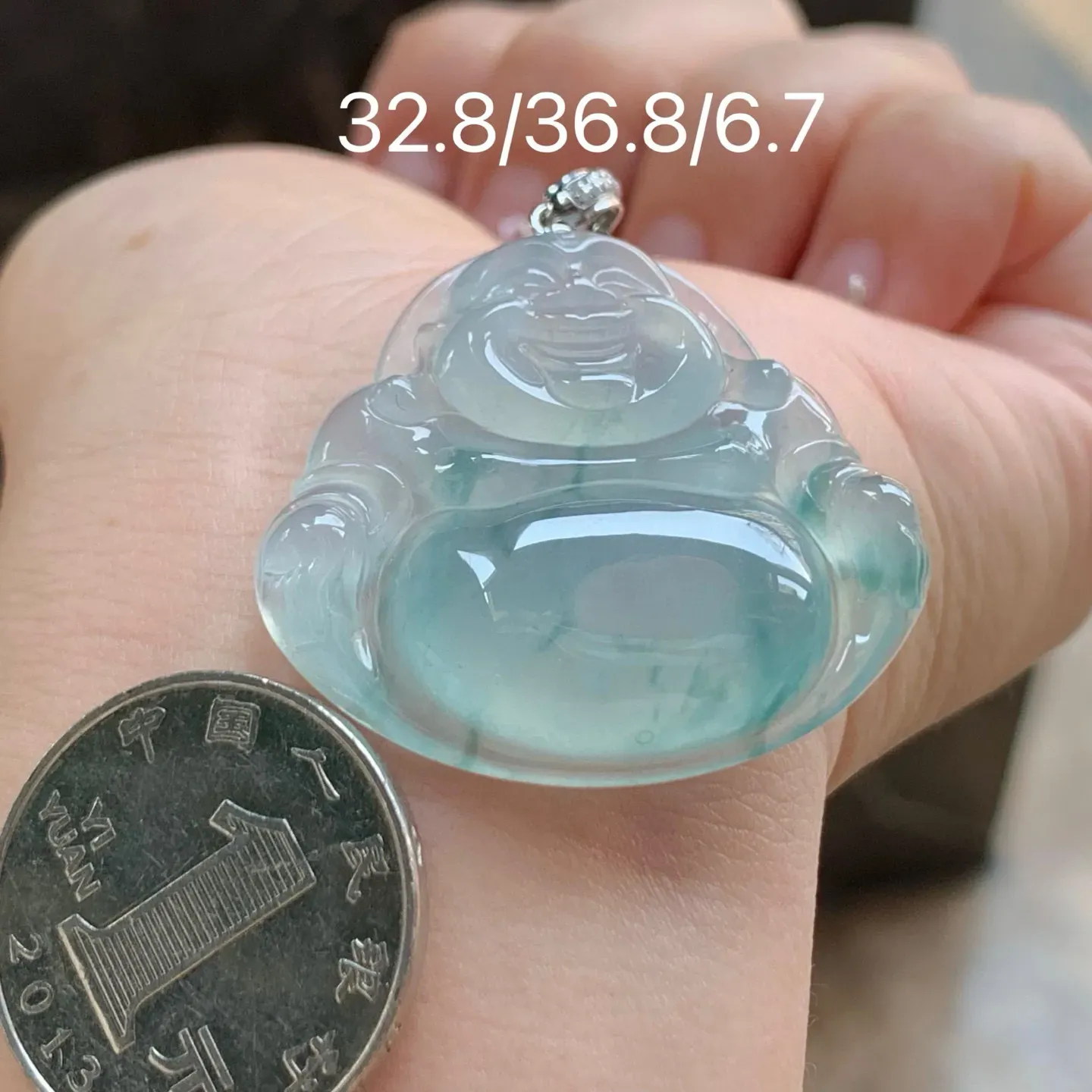 冰种飘花坐佛
清爽金扣