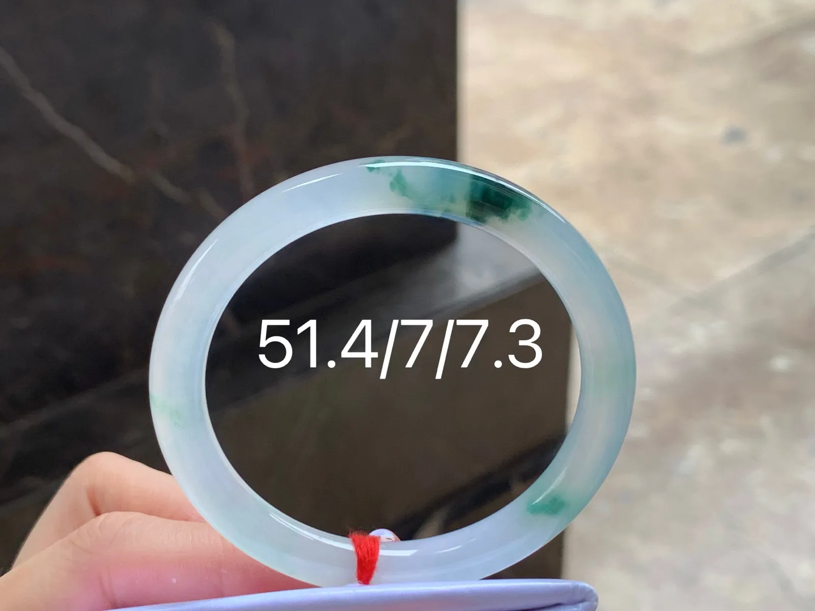 冰飘花细圆条手镯
清爽51.4/7/7.3mm