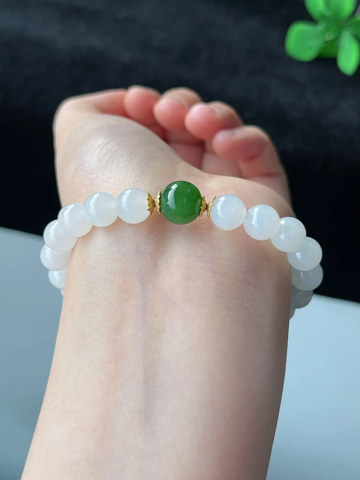 和田玉白玉手串8mm，搭配10mm和田碧玉