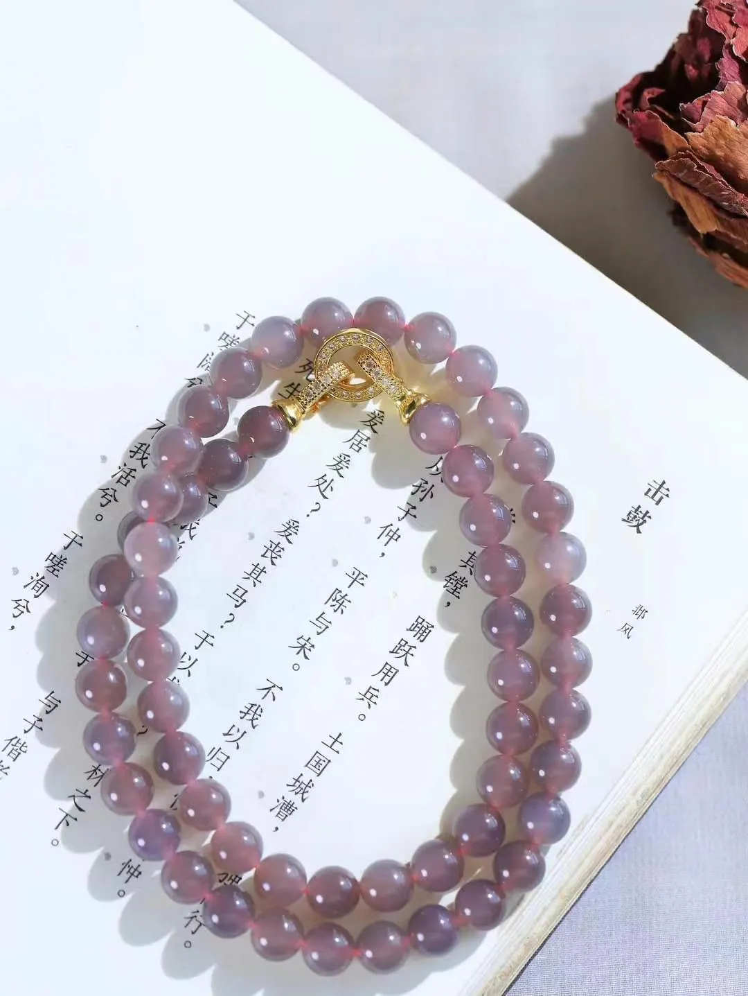 【珠圆玉润.项链】

货头精选 和田玉烟紫珠圆玉润项链 玉质温润细腻  整串打磨圆润，佩戴舒适。珠珠落玉盘，间关莺语花底滑，一生美好时光，无论身在何处，都有它相伴相守。事事顺遂，幸福美满，吉祥如意。重44克 尺寸取一7.8mm  79501178A