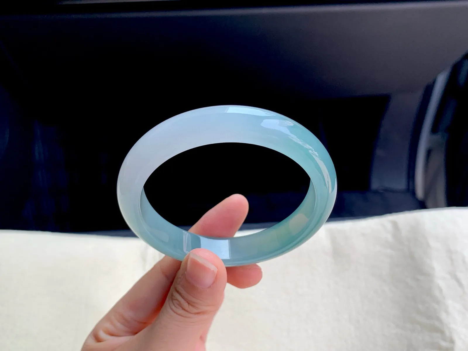 ｜58圈口
半山半水、湖水蓝、冰润起光，实物更好看，