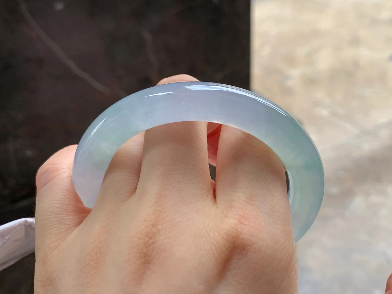 福镯
底色亮丽 57/10.4/10.6mm