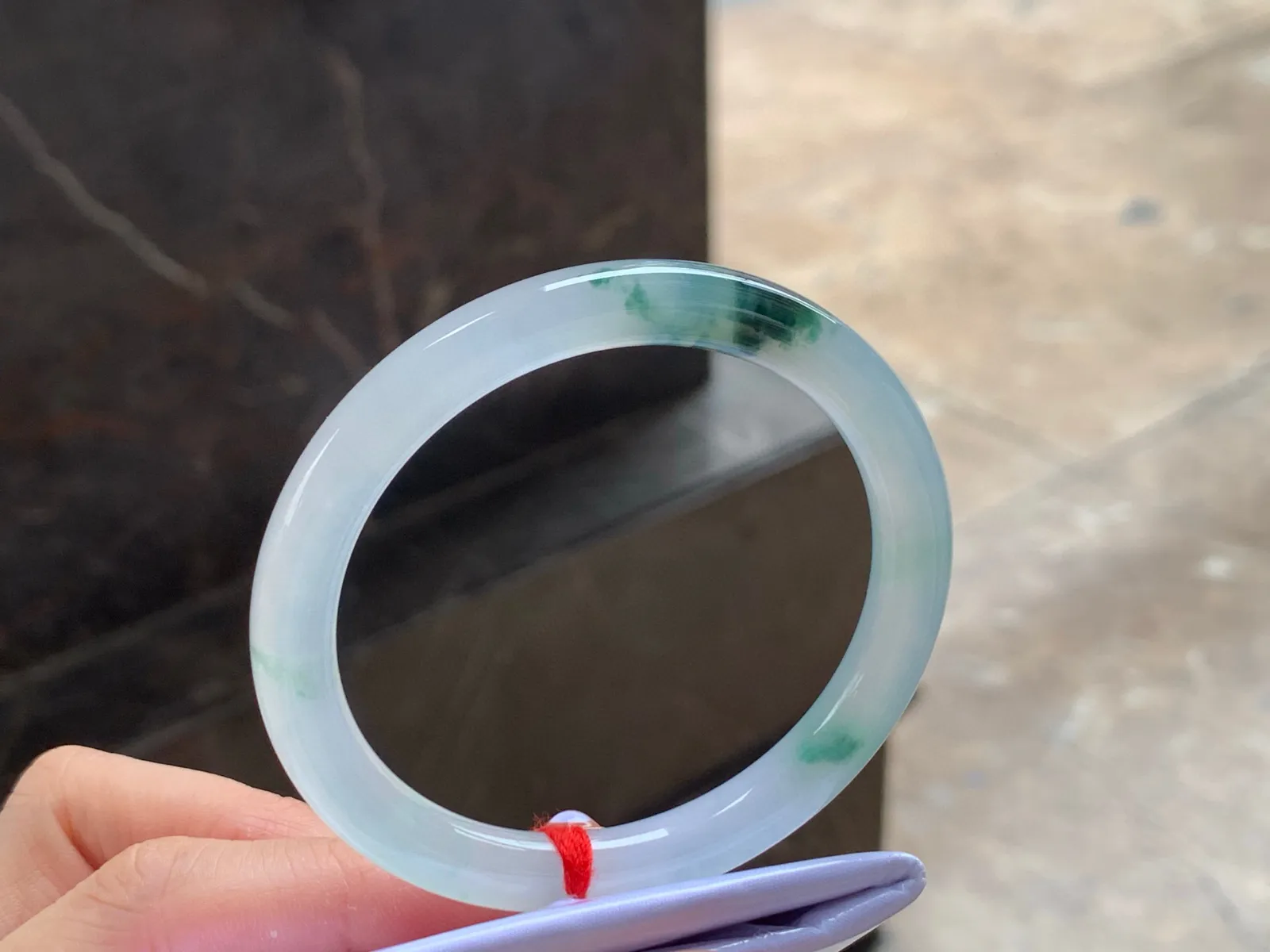 冰飘花细圆条手镯
清爽51.4/7/7.3mm
