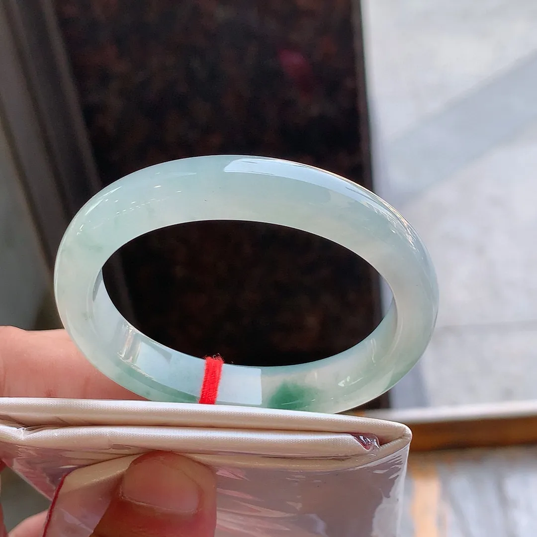 贵妃高冰飘花 无瑕 尺寸:51.6/11/7.2 花美 种水好