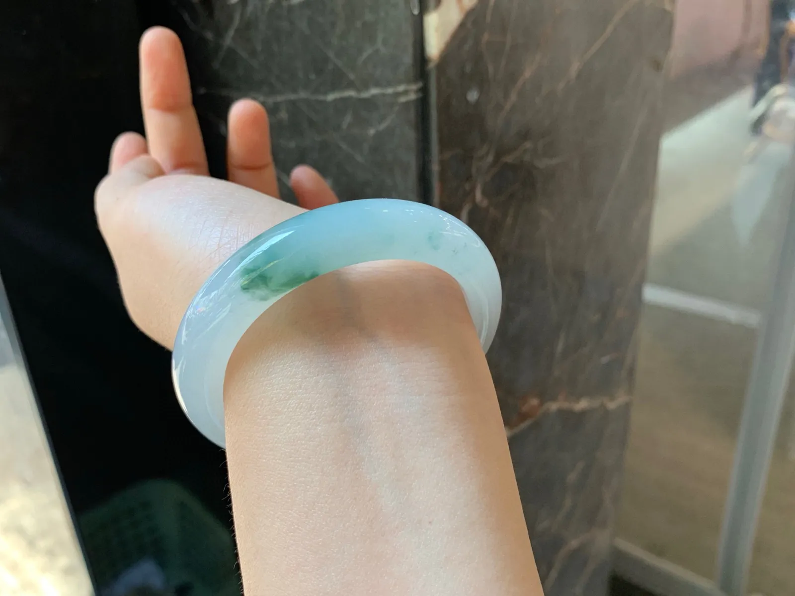 🥮｜54
白底飘水草绿花，种好起光起胶